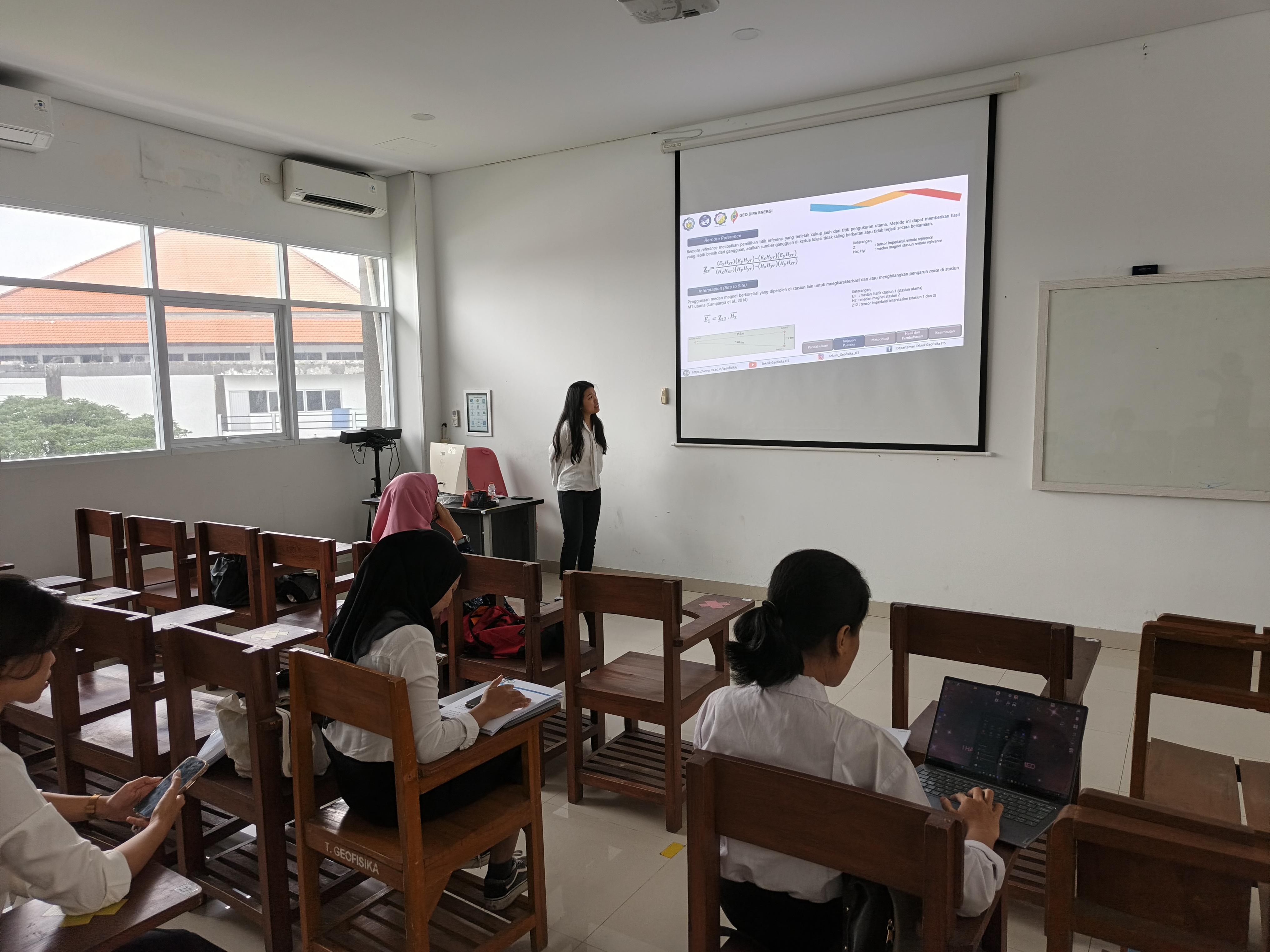 Ruang Kuliah 403